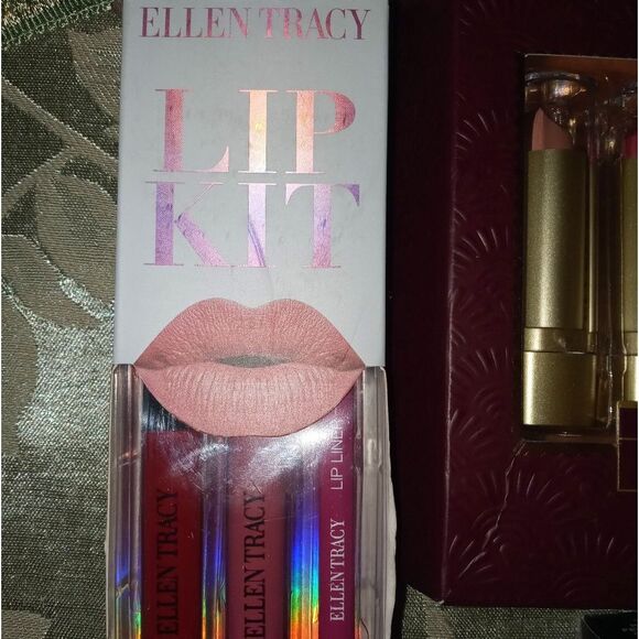 Surprise 😲 make up lot - Picture 6 of 13